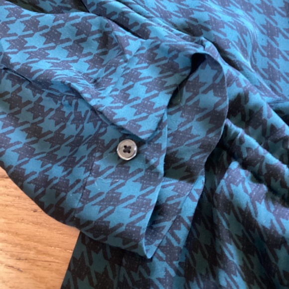 Aritzia 100% silk green houndstooth Bennett dress, XS - Picture 7 of 9